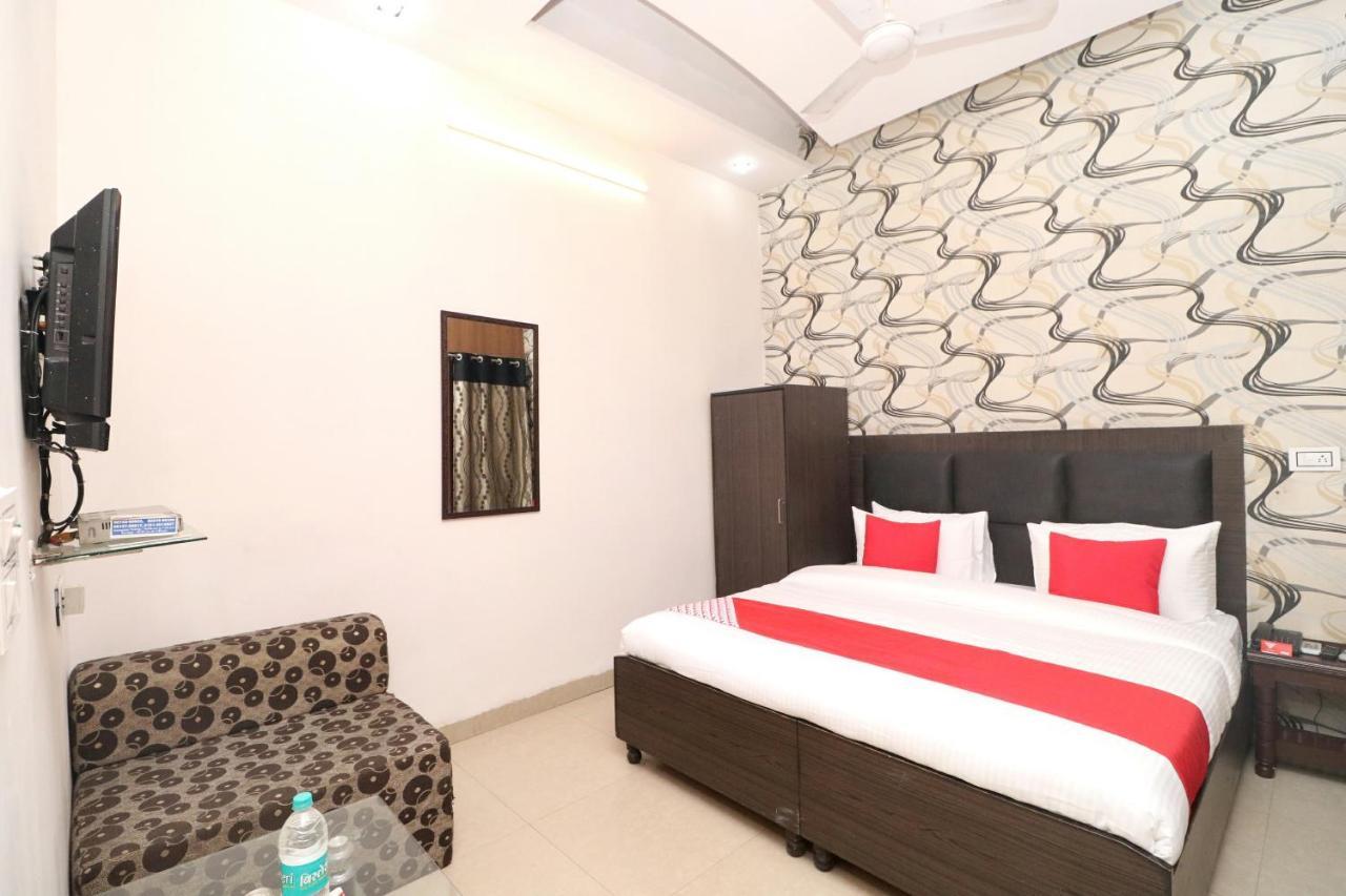 Oyo Hotel Kailash Regency Ludhiana Bagian luar foto