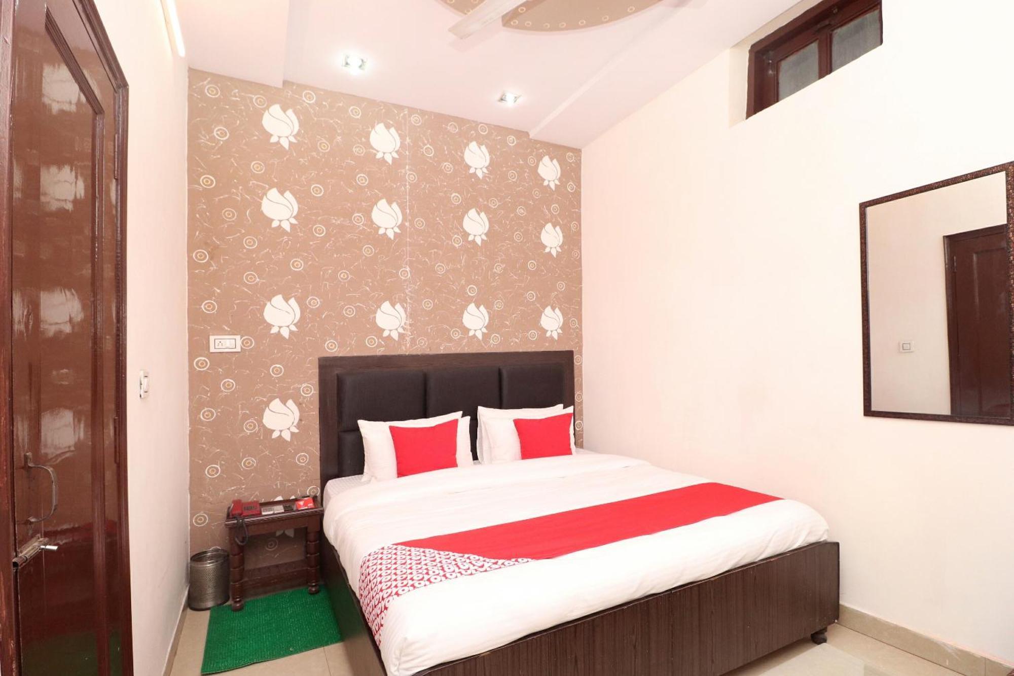 Oyo Hotel Kailash Regency Ludhiana Bagian luar foto
